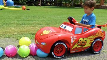 Let's learn the colors with the help of the cars and balloons!